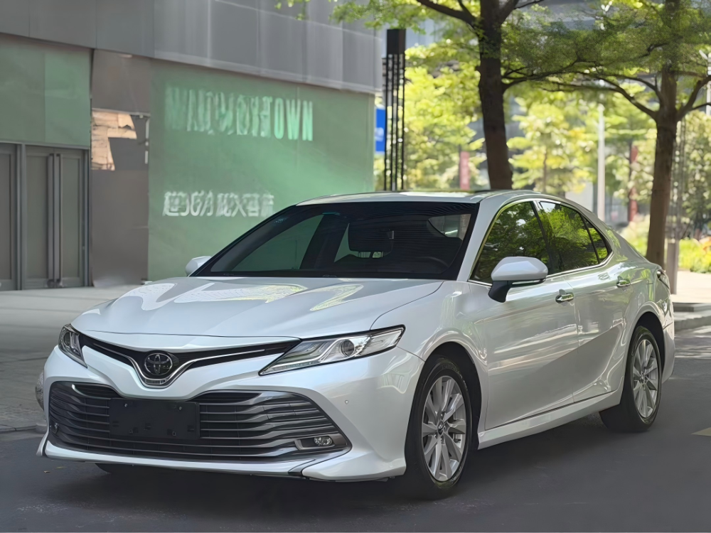 Toyota Camry 2018 Camry Hybrid 2.0G Automatic Luxury Sedan