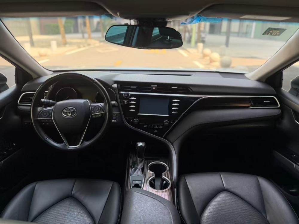 Toyota Camry 2018 Camry Hybrid 2.0G Automatic Luxury Sedan