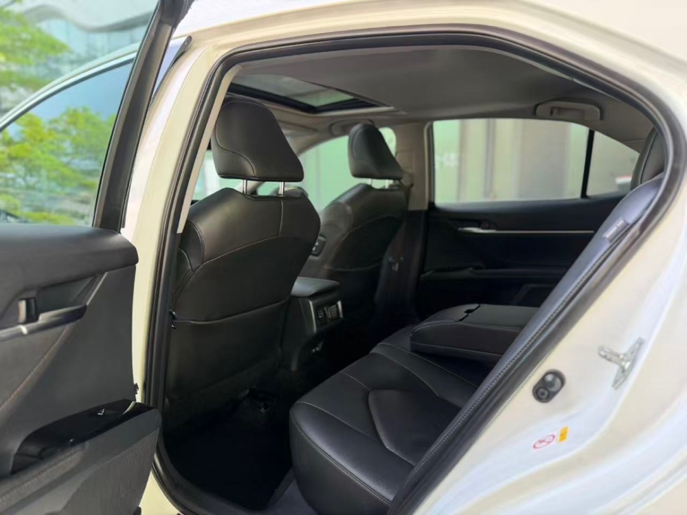 Toyota Camry 2018 Camry Hybrid 2.0G Automatic Luxury Sedan