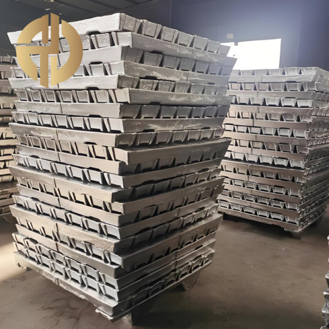 Aluminum-hafnium alloy ingot