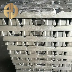 Aluminum-hafnium alloy ingot