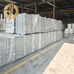 Aluminum-hafnium alloy ingot