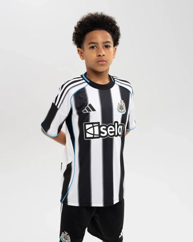 【 KIDS 】NEWCASTLE UNITED 2025/2026 HOME JERSEY