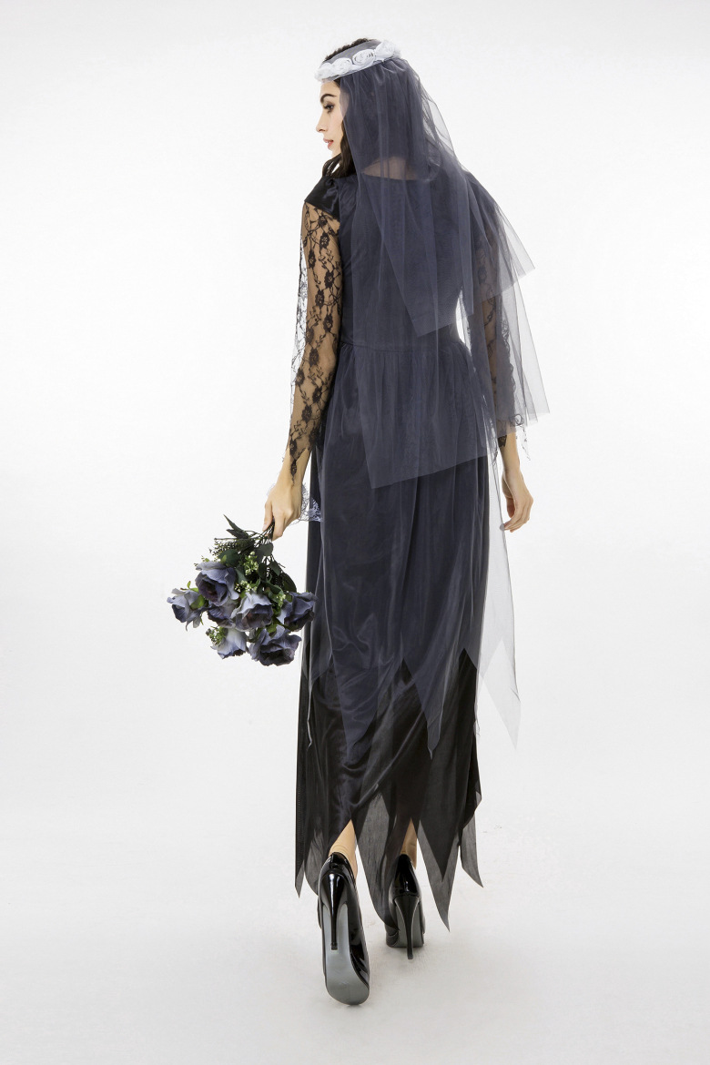 Gothic Vampire Queen Costume