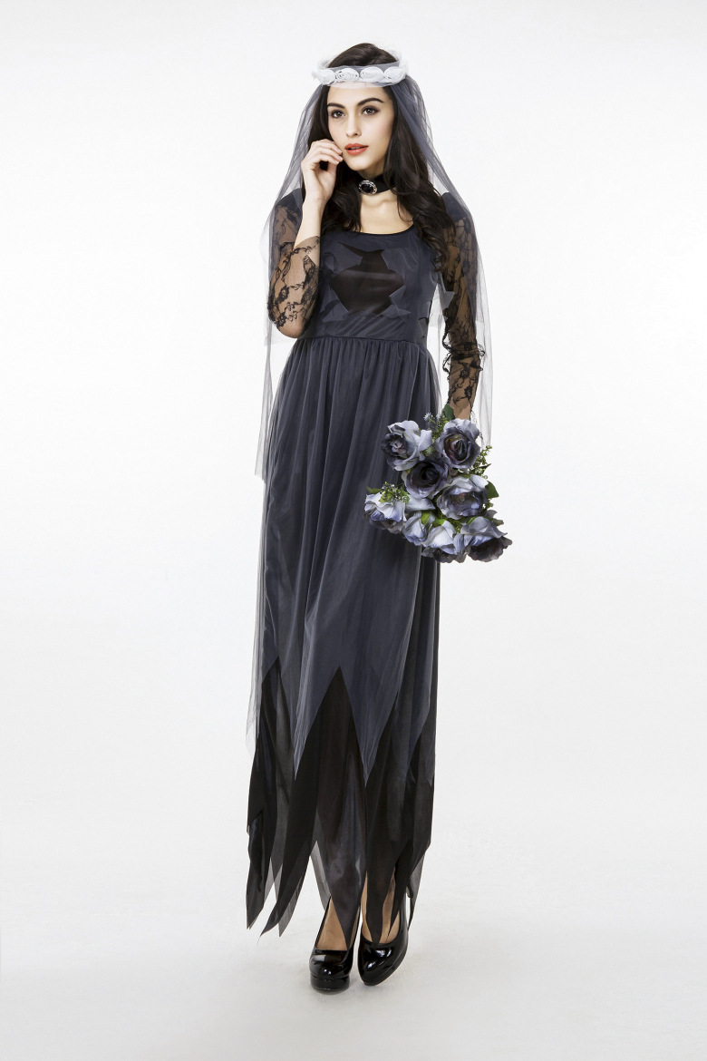 Gothic Vampire Queen Costume
