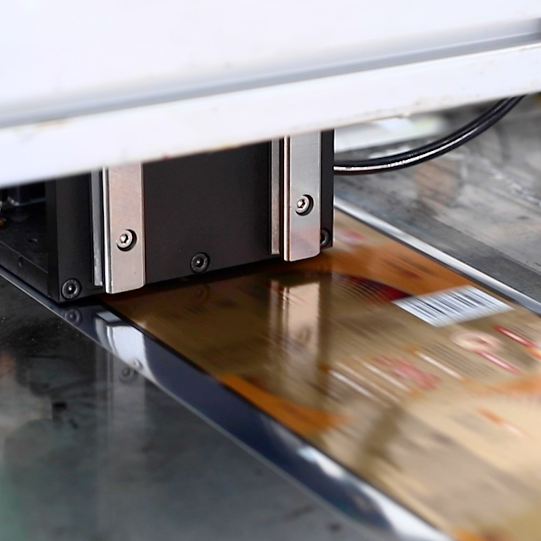 Solution de codage en ligne à grande vitesse pour machine d'impression par gravure