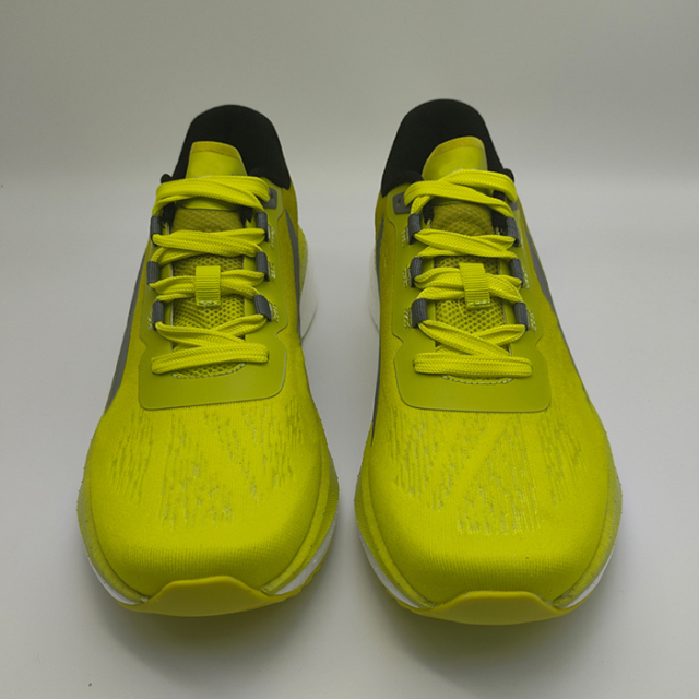 Factory direct wholesale Breathable carbon plate running shoes Wear Resistant Sports shoes Outdoor running shoes High quality running shoes Fashion carbon plate running shoes professional running shoes