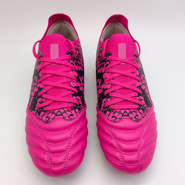 Factory Wholesale Professional football training shoes Football sneakers Lightweight and comfortable sports shoes Factory Price soccer field boot Waterproof Breathable Football Shoes Football sneakers