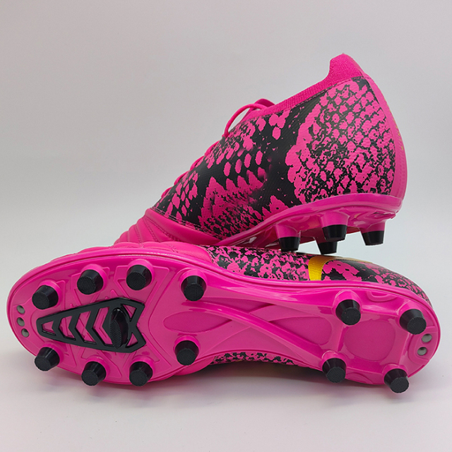 Factory Wholesale Professional football training shoes Football sneakers Lightweight and comfortable sports shoes Factory Price soccer field boot Waterproof Breathable Football Shoes Football sneakers