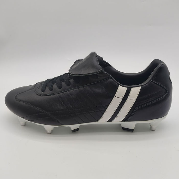 Fashionable Customize Professional multifunctional Breathable Soccer Sneakers Outdoor Professional Training Soccer shoes    Wholesale Hot Selling Lightweight Anti-Slip Rubber Sole Working Safety football Shoes professional training football sneakers