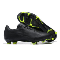 Football Boots Men Soccer Shoes Professional men Football Shoes Hot Selling Indoor Plastic Spike Soccer Boots Cleats Football Shoes For Men