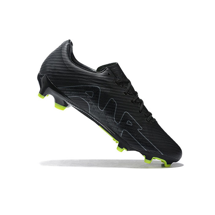 Football Boots Men Soccer Shoes Professional men Football Shoes Hot Selling Indoor Plastic Spike Soccer Boots Cleats Football Shoes For Men