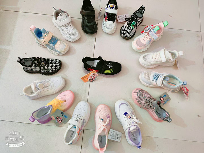 Breathable walking sports shoes clearance wholesale sale boys and girls children's inventory sports shoes lightweight shock-absorbing sports shoes fashionable boys and girls' sports shoes cheap children's sports shoes