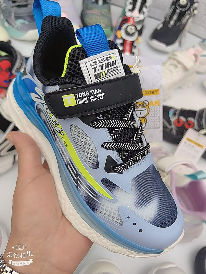 New children's sports shoes men's moral training shoes leather soft sole fashionable and versatile girls' casual shoes lightweight breathable anti slip training shoes for elementary school boys and girls physical education class