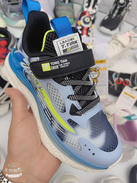 New children's sports shoes men's moral training shoes leather soft sole fashionable and versatile girls' casual shoes lightweight breathable anti slip training shoes for elementary school boys and girls physical education class