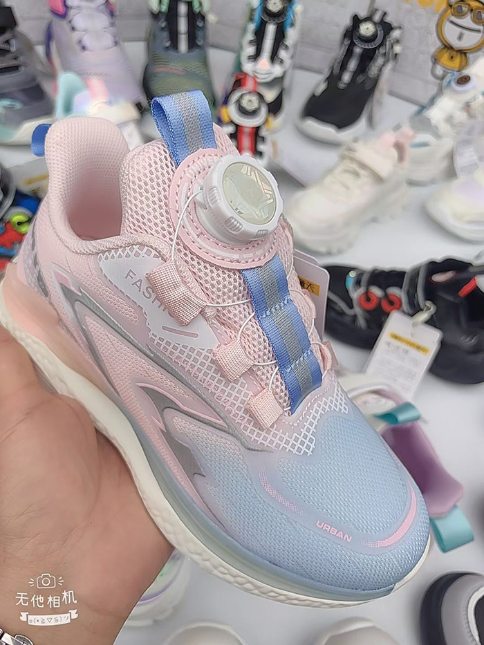 New children's sports shoes men's moral training shoes leather soft sole fashionable and versatile girls' casual shoes lightweight breathable anti slip training shoes for elementary school boys and girls physical education class
