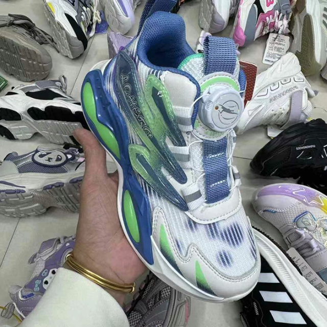 Inventory Children's sports shoes with good workmanship and details  stylish and comfortable  not stuffy  Suitable for boys and girls to go to school and exercise  Versatile casual sports shoes for daily wear