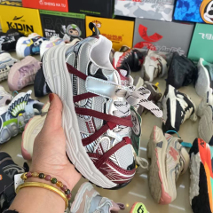 Super cool sweet and beautiful boys' and girls' sports shoes made of lightweight materials that are breathable and not stuffy They are affordable and suitable for children's outdoor play and daily school sports shoes