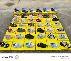 Cheap and cost-effective inventory of sports shoes suitable for boys and girls to go out for outdoor sports and school Wholesale of children's sports shoes with light elasticity cushioning  and multifunctional care