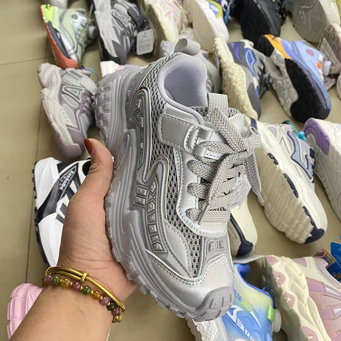 Wholesale outdoor children's sports shoes with beautiful styles comfortable fit versatile quality exquisite appearance delicate fabric and popular fashion and atmospheric sports shoes for both boys and girls