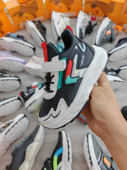 Inventory children's explosive street fashion sports shoes suitable for boys and girls with strong breath ability on the upper refreshing feeling on the feet soft soles and versatile styles Suitable for daily outings with textured casual sports shoes