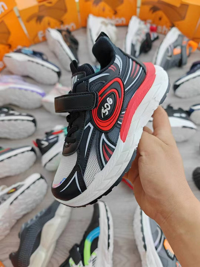 Inventory children's explosive street fashion sports shoes suitable for boys and girls with strong breath ability on the upper refreshing feeling on the feet soft soles and versatile styles Suitable for daily outings with textured casual sports shoes