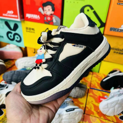 Widely used wholesale inventory of children's sports shoes  fashionable and avant-garde styles  suitable for both boys and girls' casual sports shoes  affordable and gentle  easy to bend children's sports shoes