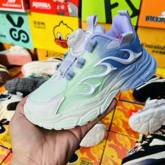 Widely used wholesale inventory of children's sports shoes  fashionable and avant-garde styles  suitable for both boys and girls' casual sports shoes  affordable and gentle  easy to bend children's sports shoes