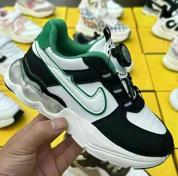 Portable children's sports shoes designed for both boys and girls  featuring soft sole materials that are safe  cheap  and cost-effective  Available in multiple styles and practical  classic daily hot selling  high-quality children's sports shoes