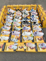 Bulk sales of fashionable children's sports shoes  breathable  non slip  lightweight  trendy and casual sports shoes with diverse styles  versatile and stylish  popular among boys and girls kids