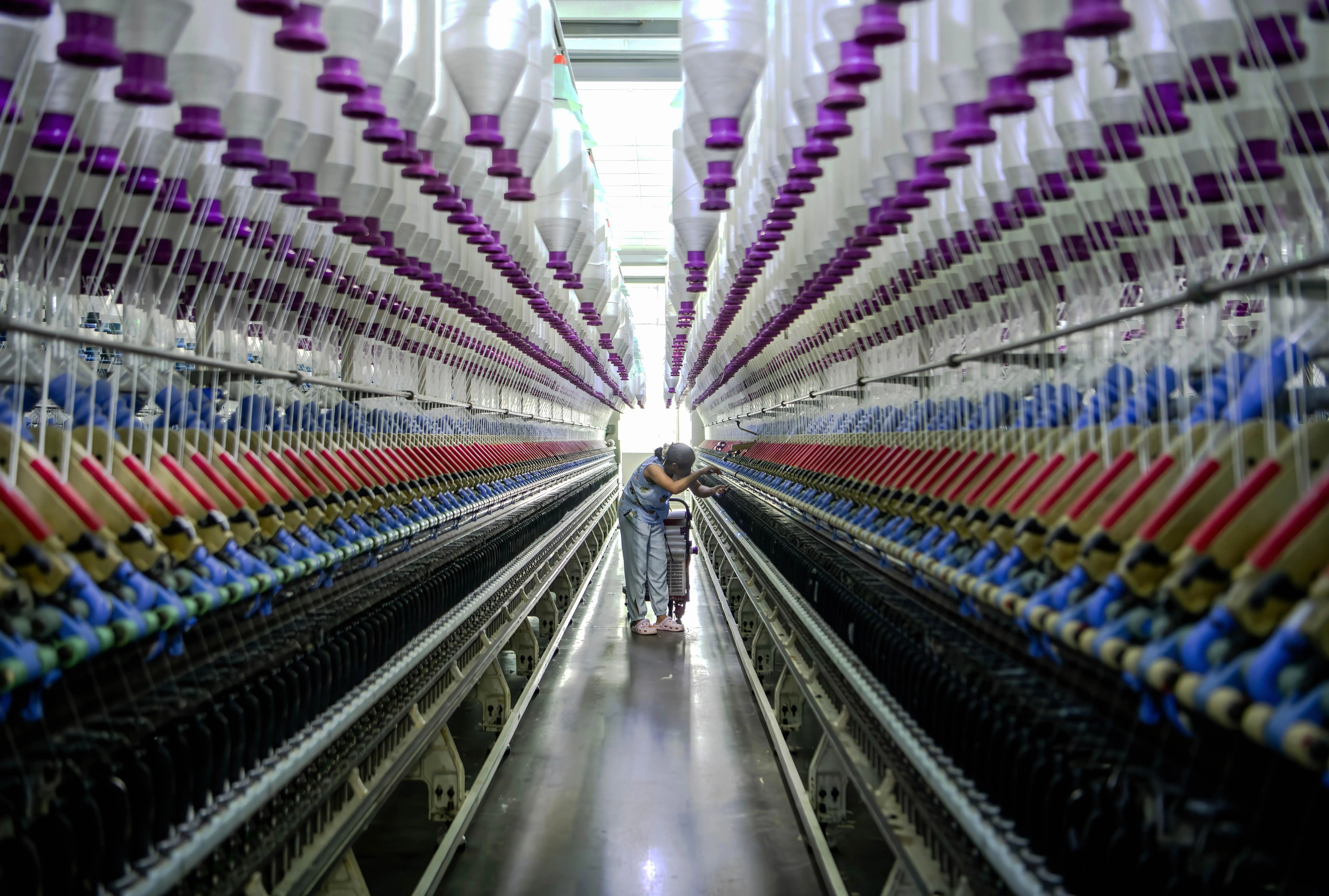 Woven fabric factory