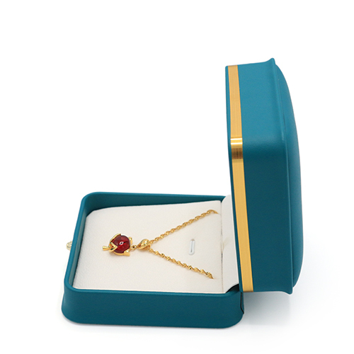 Latest Design PU Leather Pendant Box With Gold Strap Decoration