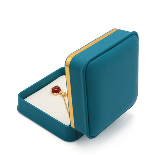 Latest Design PU Leather Pendant Box With Gold Strap Decoration