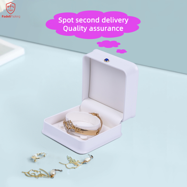 New Arrival Light Gray custom logo jewelry packaging Pu Leather Bangle Box