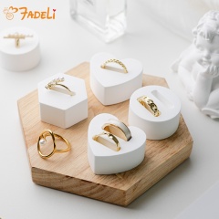 Simple and Fashionable Jewelry Plaster Display Props
