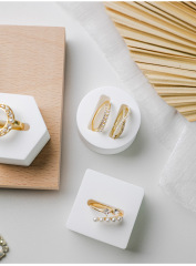 Simple and Fashionable Jewelry Plaster Display Props