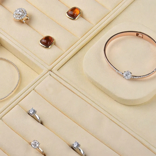 FADELI Beige Microfiber Jewelry Earring Display Tray Jewellery Display Stands Sets Exhibition Display Stand for Jewellery