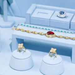 Personalized Custom Jewelry Set Display Prop Ultrafine Fiber Ring Stand Luxury Jewelry Display Set