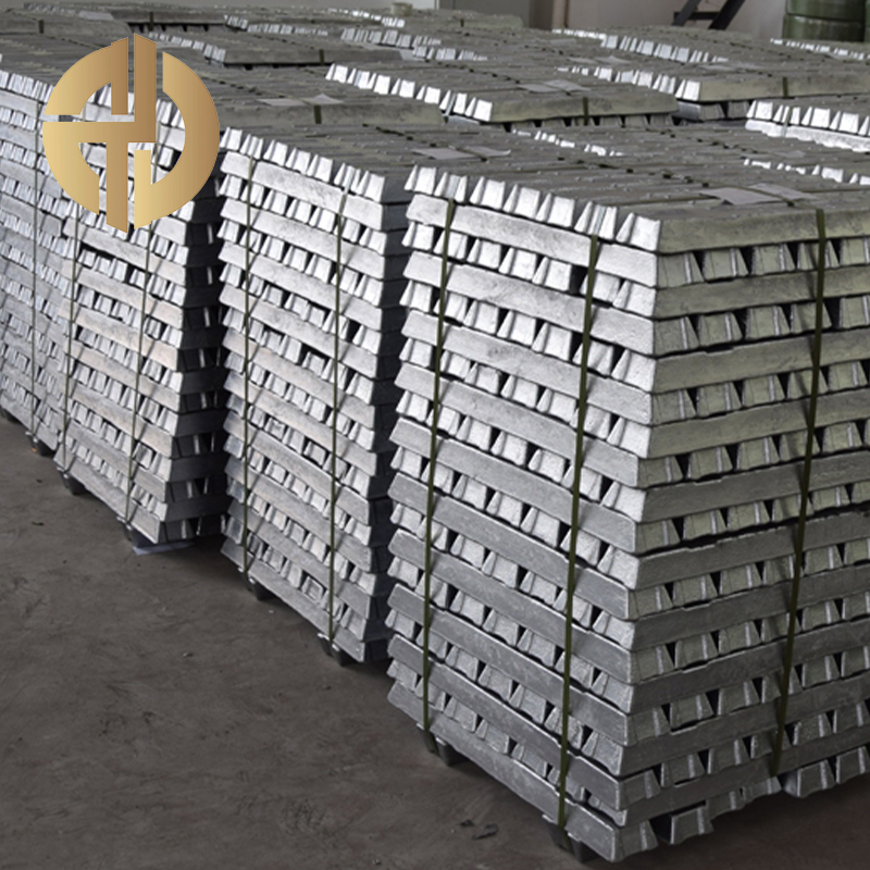 Aluminum-hafnium alloy ingot