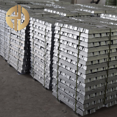 Aluminum-hafnium alloy ingot