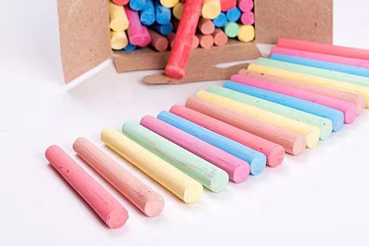 Factory spot supply students teaching dust-free chalk white color children's 100 chalk wholesale