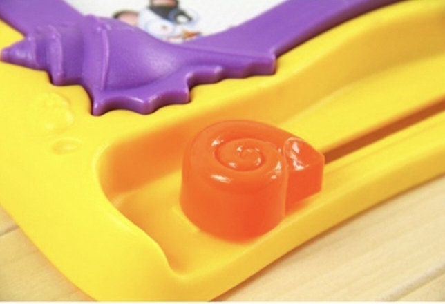 Magnetic drawing board - CUB