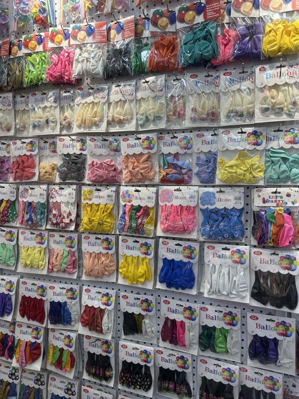 Party flags, candles, balloons, disposable tableware, birthday digital candles