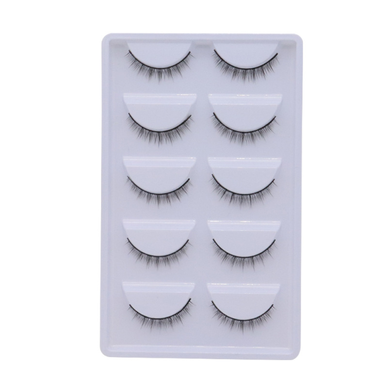 Small short hair naturally crossed short style daily bare makeup hard stem can support double eyelid false eyelashes