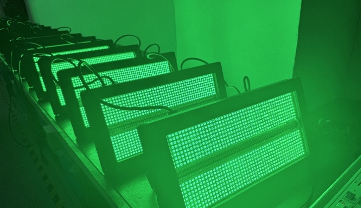 864RGB&White LED Strobe