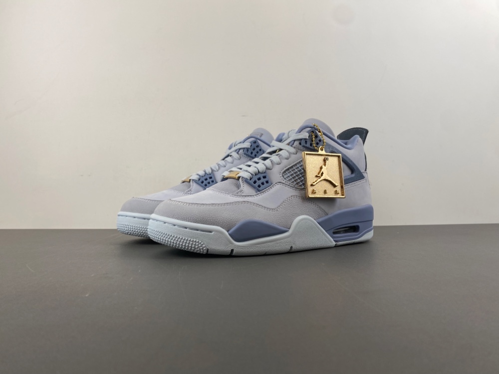 Air Jordan 4 Retro 'UNC Tarheels' PE
