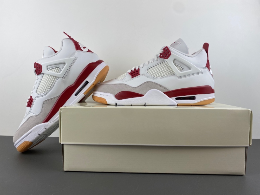 Nike SB x Air Jordan 4 Retro SP 'Varsity Red' Friends & Family