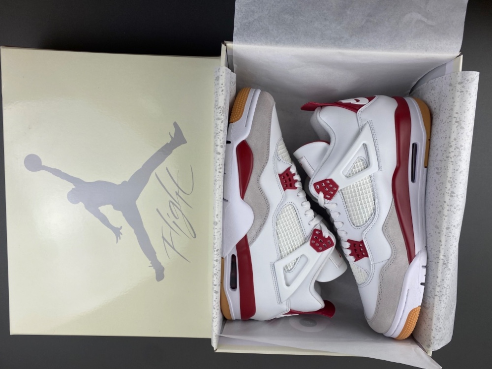 Nike SB x Air Jordan 4 Retro SP 'Varsity Red' Friends & Family