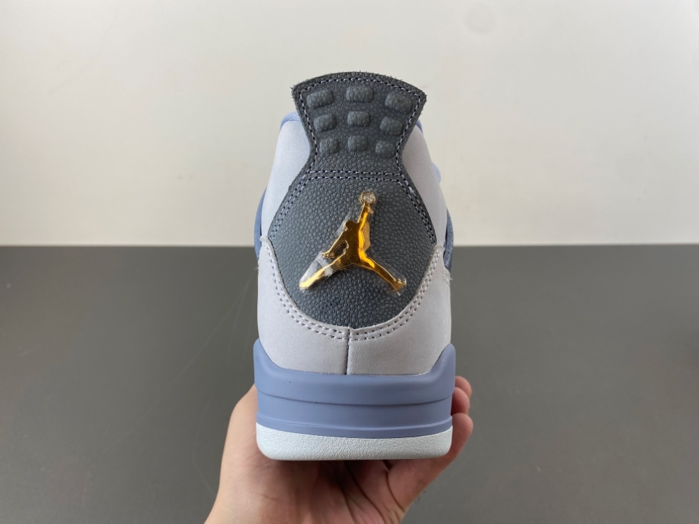 Air Jordan 4 Retro 'UNC Tarheels' PE