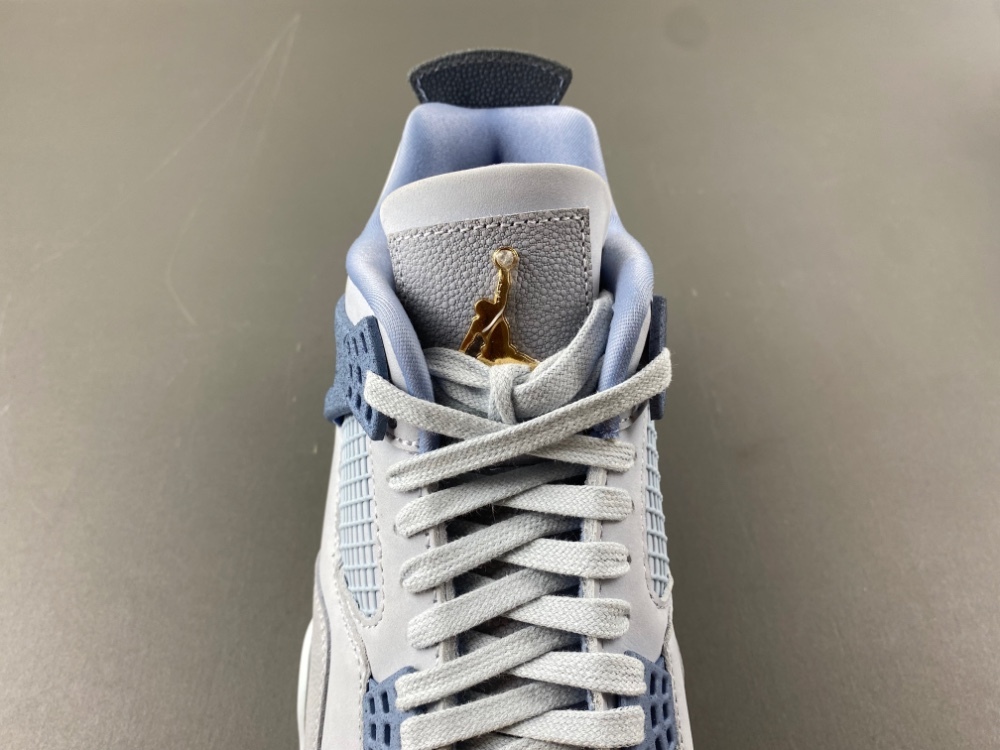 Air Jordan 4 Retro 'UNC Tarheels' PE